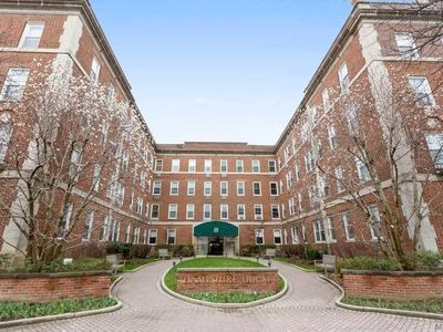 111 7th St APT 202, Garden City, NY, 11530