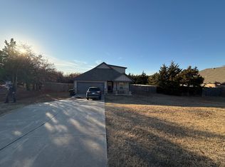 9403 Woodchuck Ct, Edmond, OK 73034