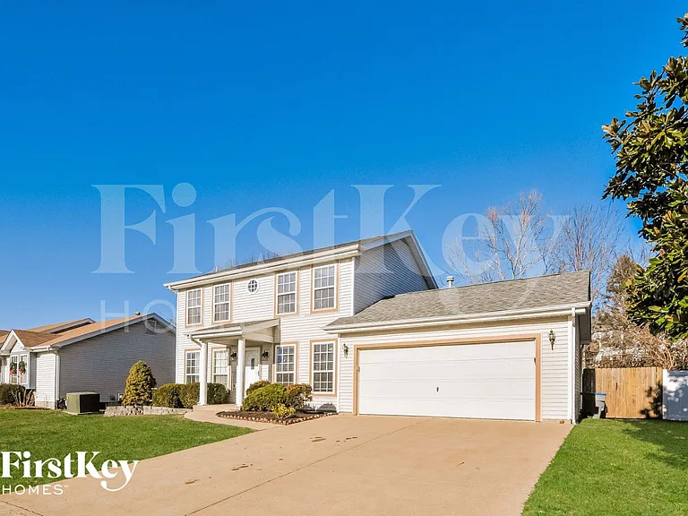 209 Royallsprings Pkwy — Photo 2