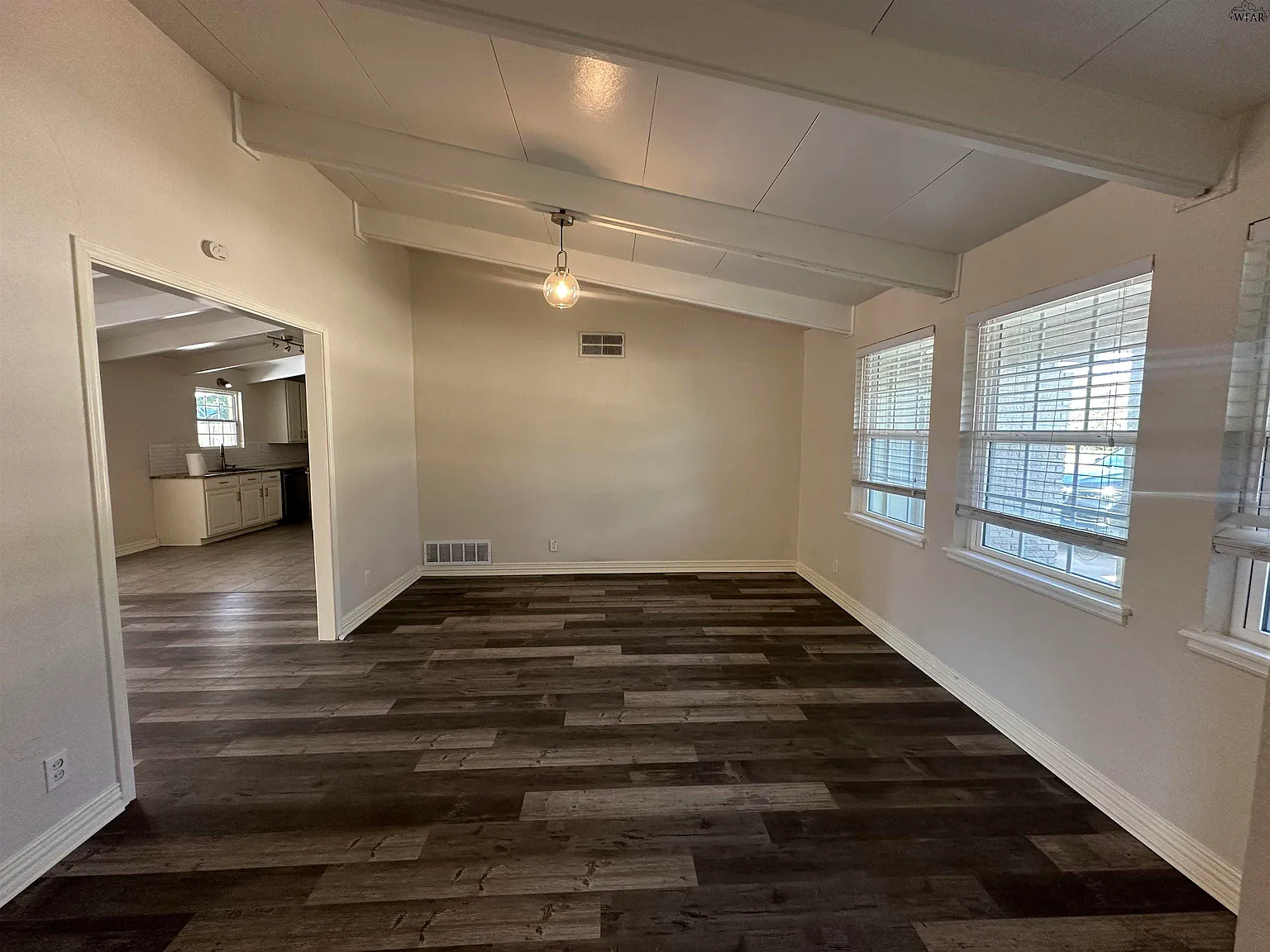 3 bed, 2.0 bath, 1796 sqft, $1,975 — Photo 3
