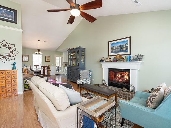 3rd image of 2214 Sawmill Trace Ln