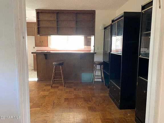 5th image of 7011 Farralone Ave