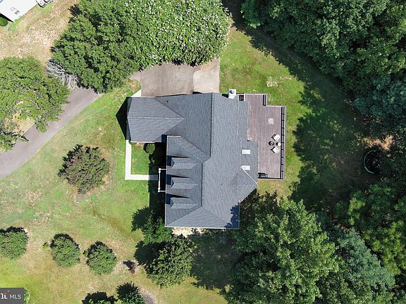 4th image of 8245 Tiverton Dr