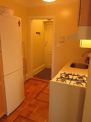 Rented by Realty 2000 Corp | media 18