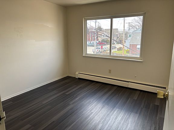 4th image of 125 Granfield Ave #C