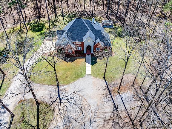 2nd image of 200 Hickory Ln