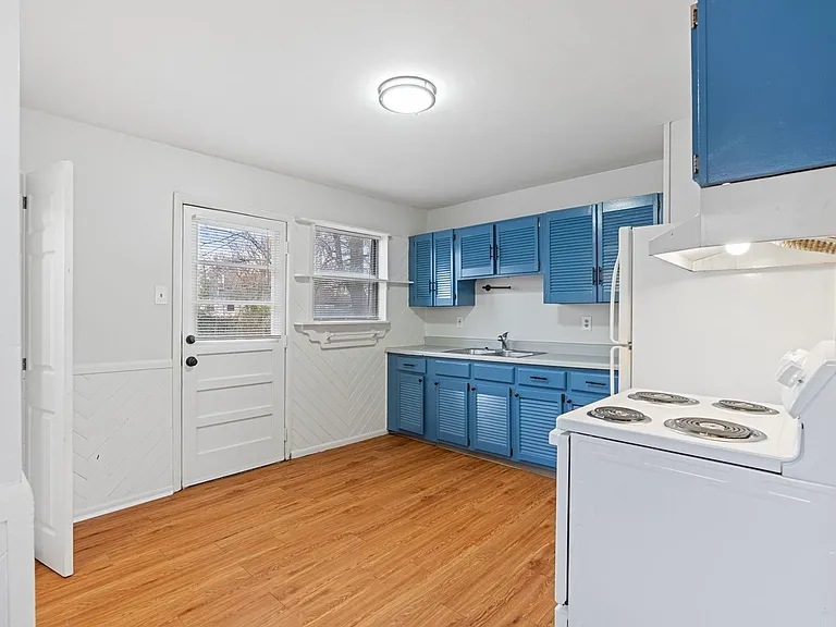 1406 E Pitman Ave — Photo 7