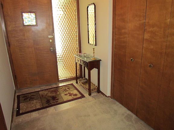 4th image of 55 Hillcrest Blvd