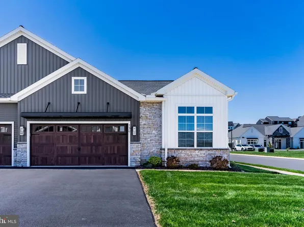 730 Aurora Dr, Mechanicsburg, PA 17055