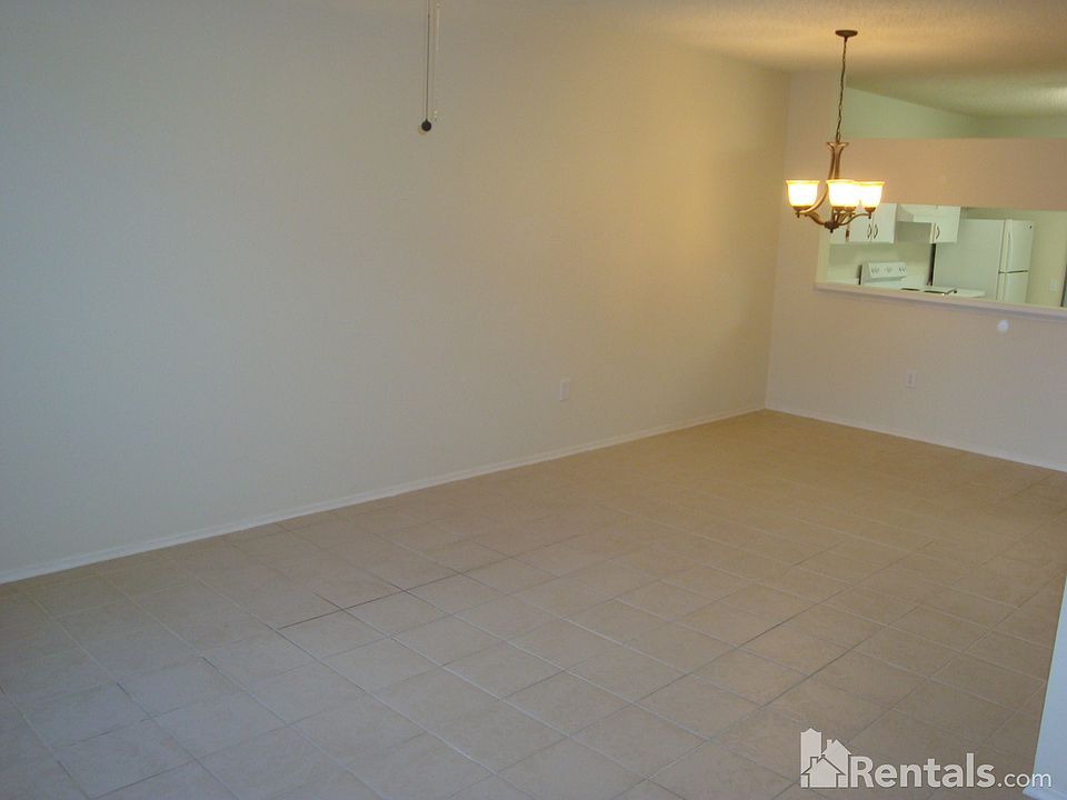 1st image of 12489 Berkeley Square Dr