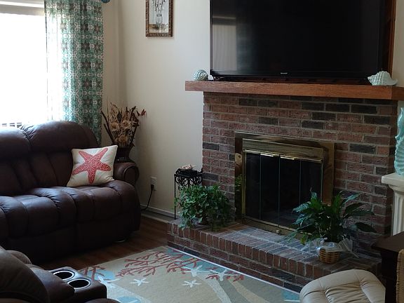 2nd image of 2206 Perrin Dr Unit D