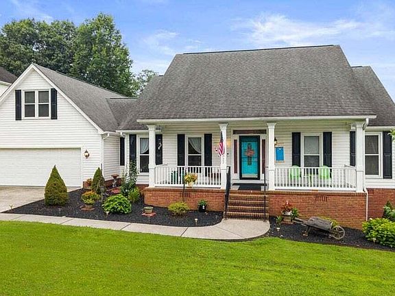 5th image of 327 Mill Creek Trl NE