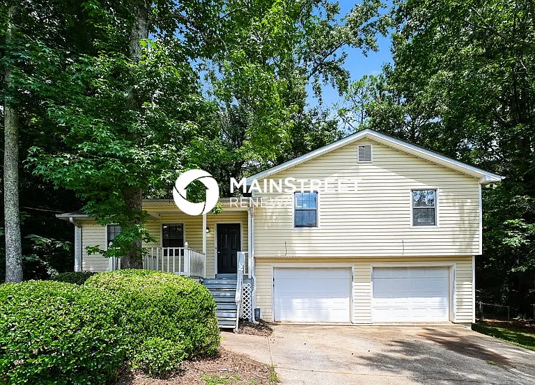 372 Kings Hill Ct SE
