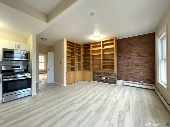 32 Trumbull St #3, New Haven, CT 06511