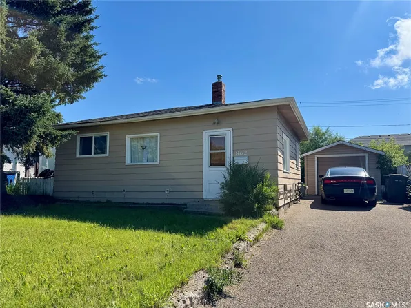 862 109th Street, North Battleford, SK S9A 2C9