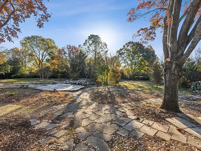 102 Sunset Dr — Photo 12