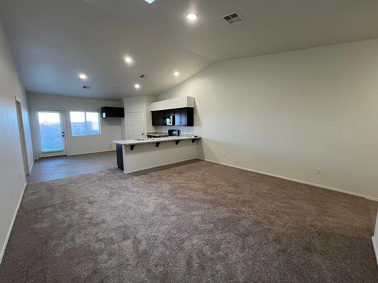 7396 E 36th Pl — Photo 5