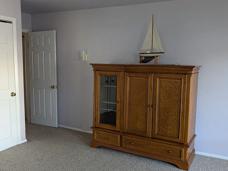 215 W Cass St — Photo 10