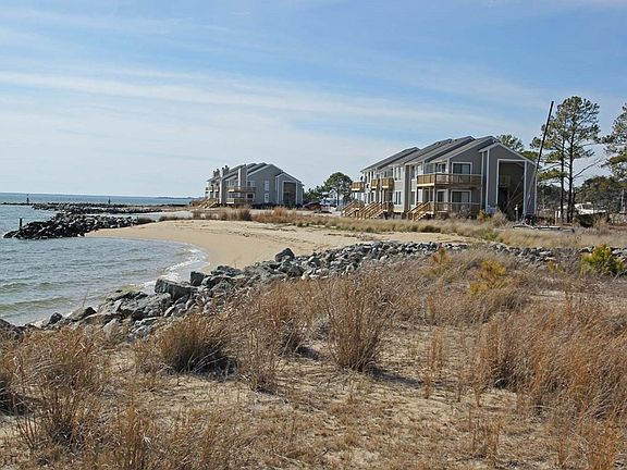 3rd image of 125 Beach Cove Dr