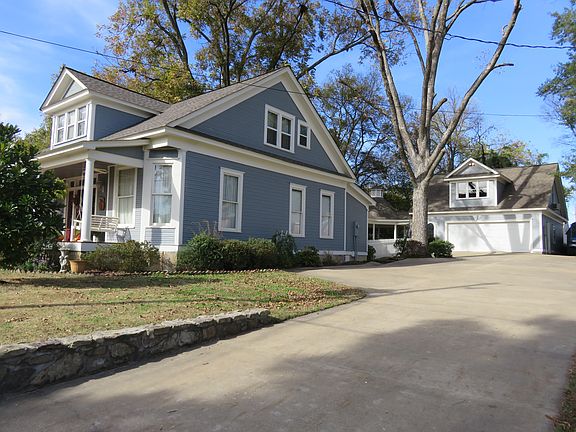 3rd image of 506 E. Center Ave.