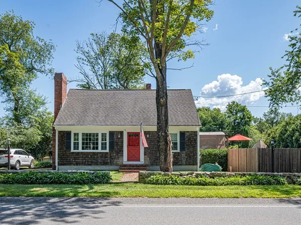 455 Chase Rd, Dartmouth, MA 02747