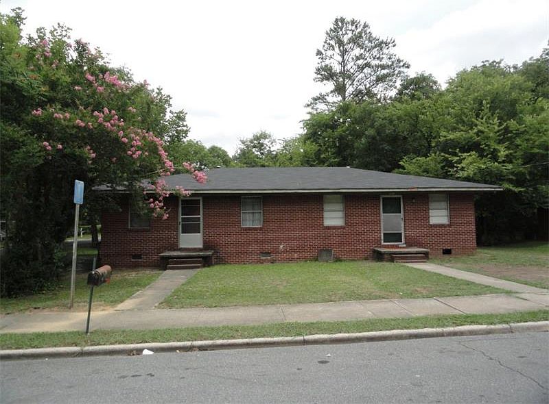 2nd image of 301 Branham Ave SW