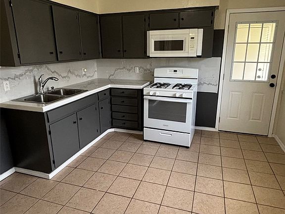 2nd image of 1104 Sierra Dr