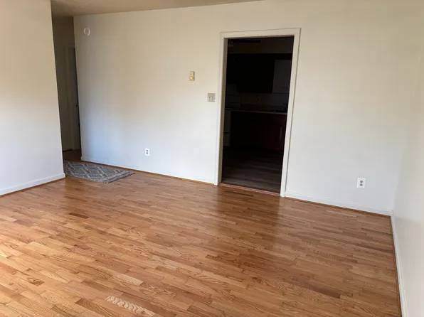 201 E Main St #1, Berryville, VA 22611