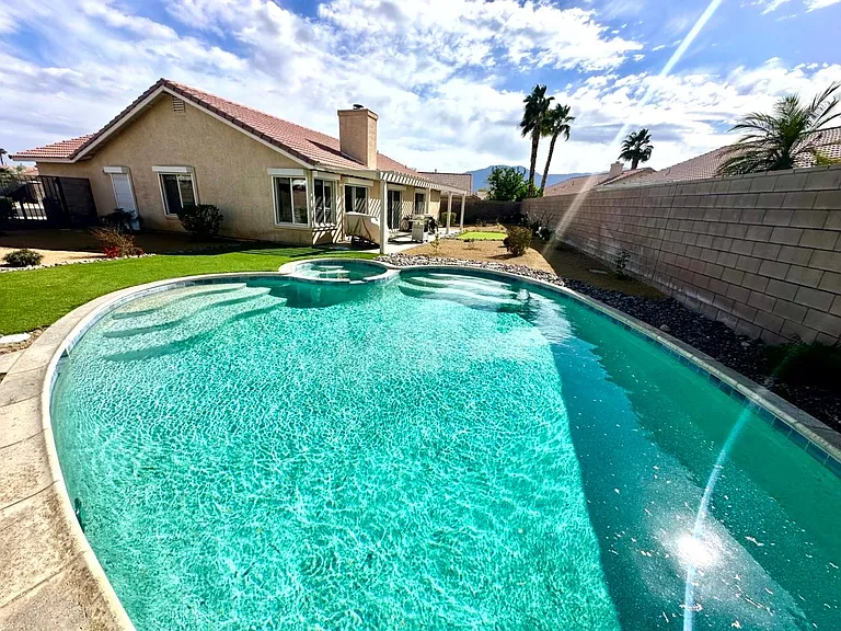 78780 Birchcrest Cir — Photo 2