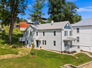 939 & 941 W Beverley St, Staunton, VA 24401