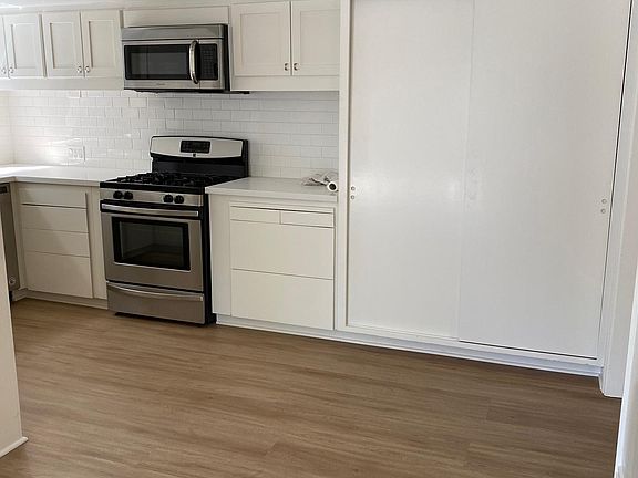 4th image of 2276 N Beachwood Dr APT 101