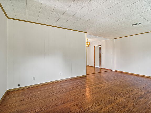 5th image of 5532 Meadow Creek Ln