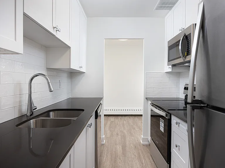 274 Cedar Ave — Photo 4
