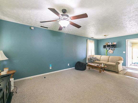 5th image of 652 Hawthorne Ave