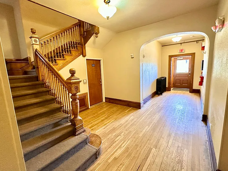 506 N Cascade Avenue — Photo 23