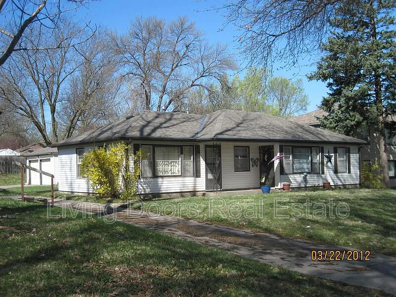 2 bed, 1.0 bath, 648 sqft, $895 — Photo 4