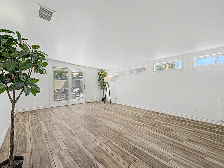 3650 E Poinsettia Dr — Photo 23