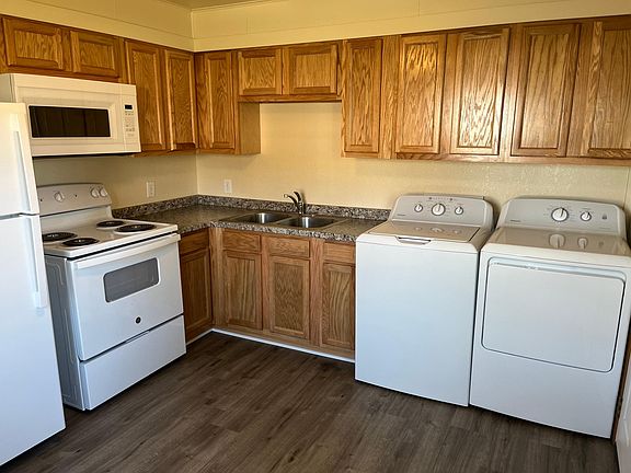 2nd image of 712 4th St #C