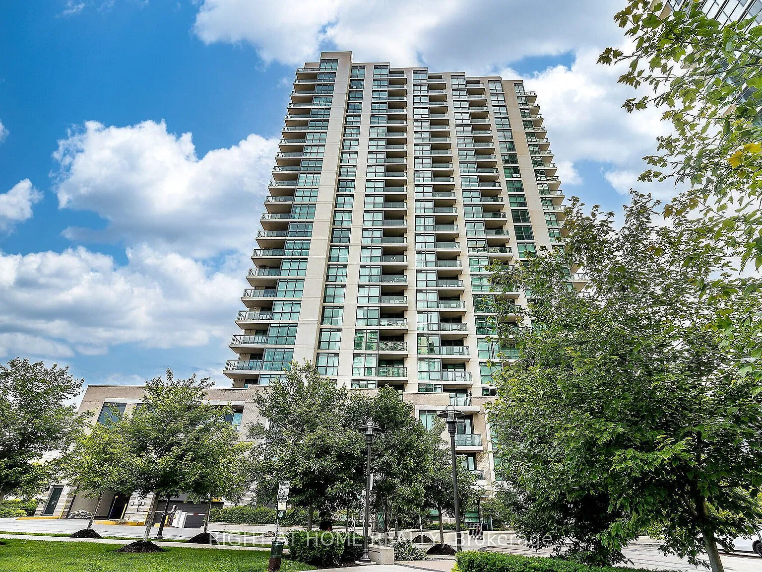 2 bed, $2,450 — Photo 2