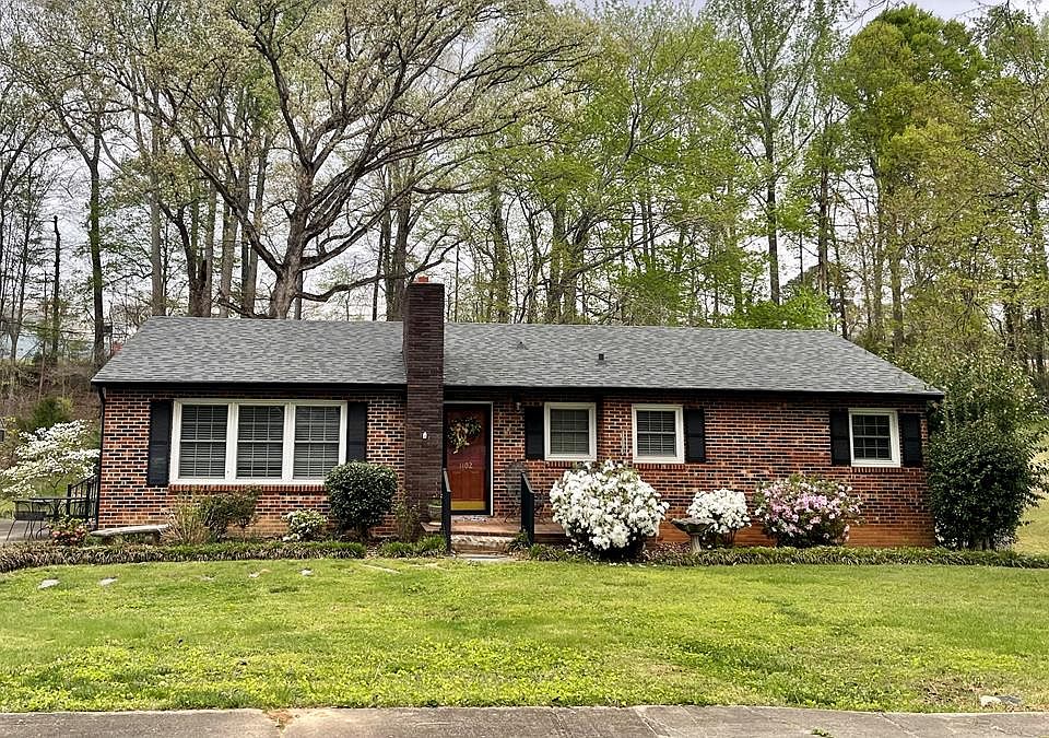 1st image of 1102 Briarwood Dr
