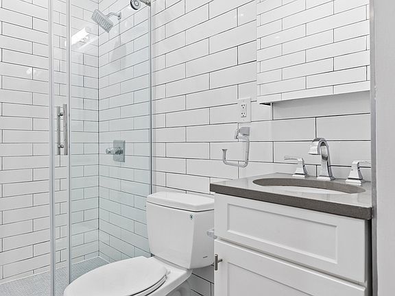 5th image of 1018 Lexington Ave APT 3R