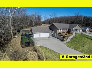 7625 Hunters Ln, Jefferson City, MO 65101