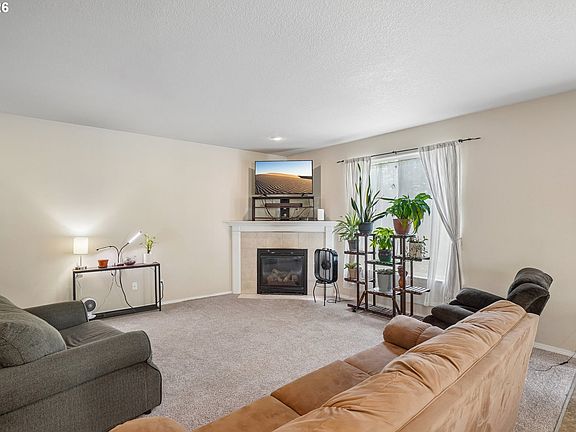5th image of 759 SE Camellia Ct