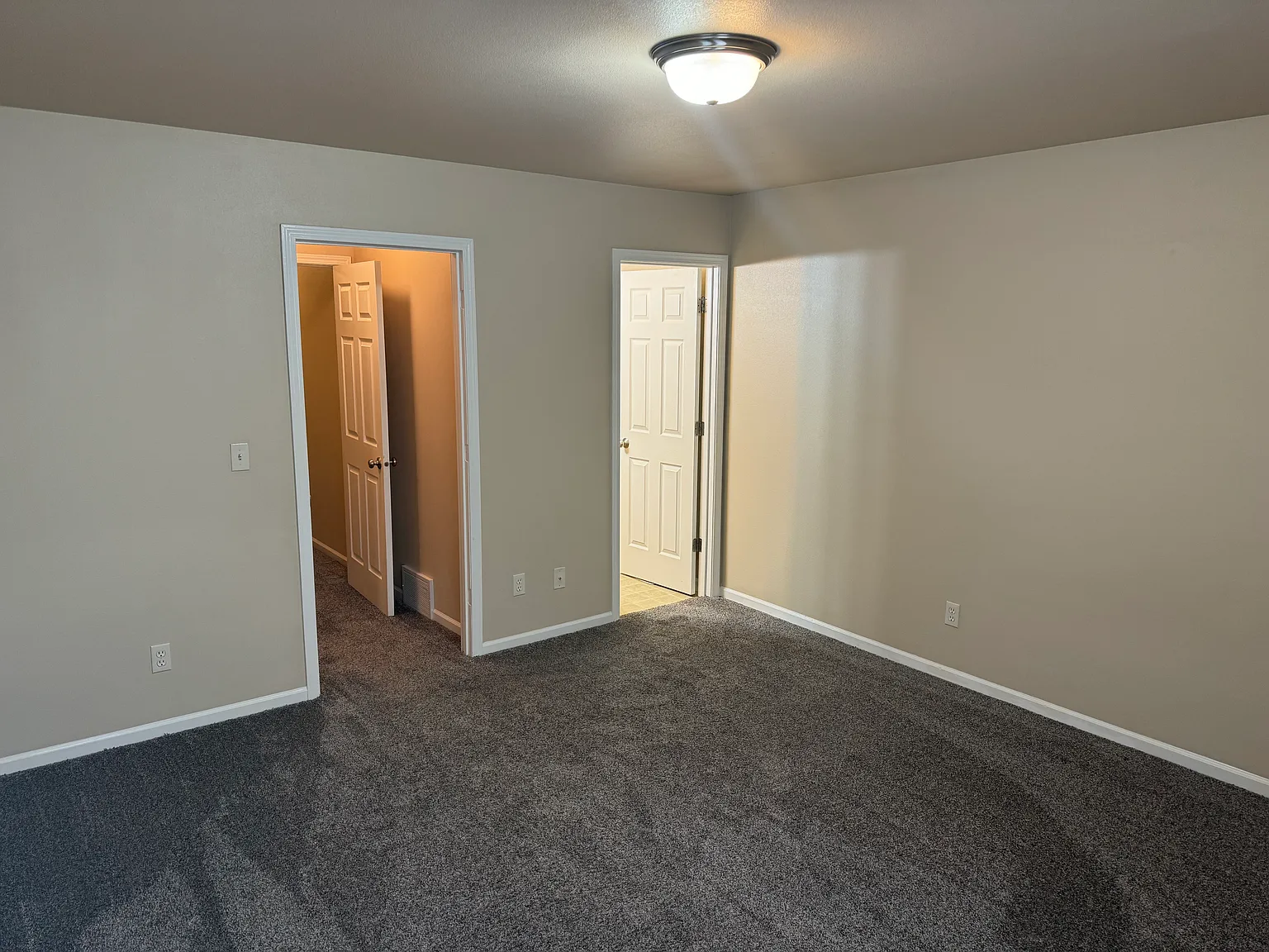 3 bed, 2.5 bath, 1700 sqft, $1,850 — Photo 4