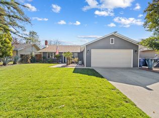 1637 Paradise Ave, Tulare, CA 93274