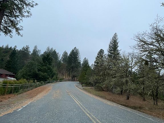 5th image of 175 Shadow Ln