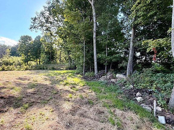 5th image of 120 Meadow Run