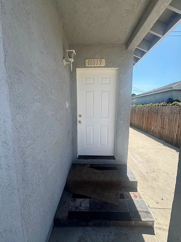 3 bed, 612 sqft, $2,900 — Photo 2