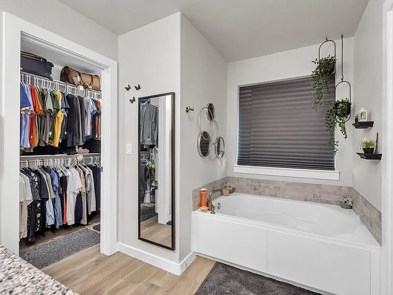 2512 Blazing Saddle Blvd — Photo 14