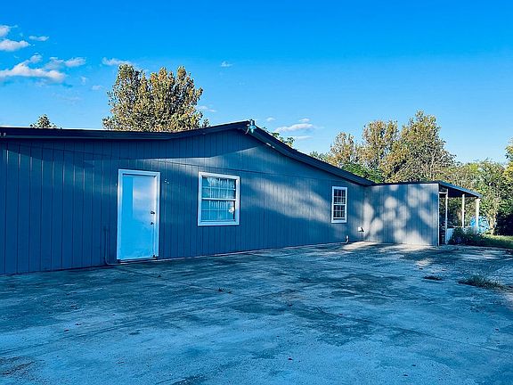 Right side 4 car parking. 